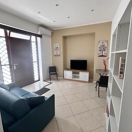 Dimora Centrale 7 Villa Palermo Bagian luar foto